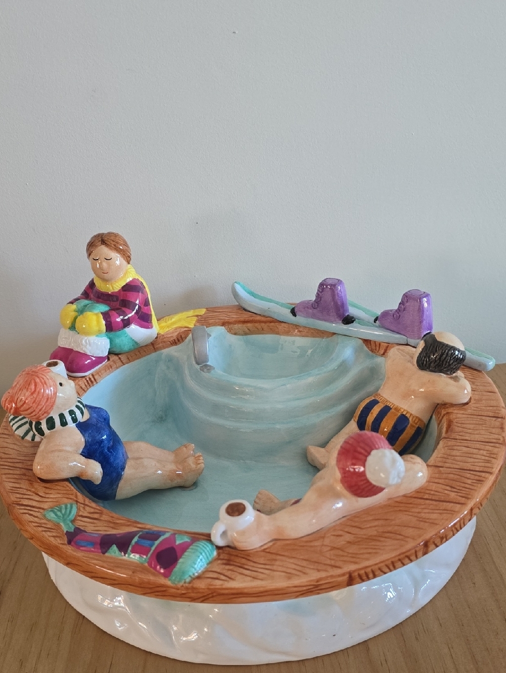Vintage RARE Lotus 1995 Ski Lodge Hot tub Chip & Dip Ceramic Bowl